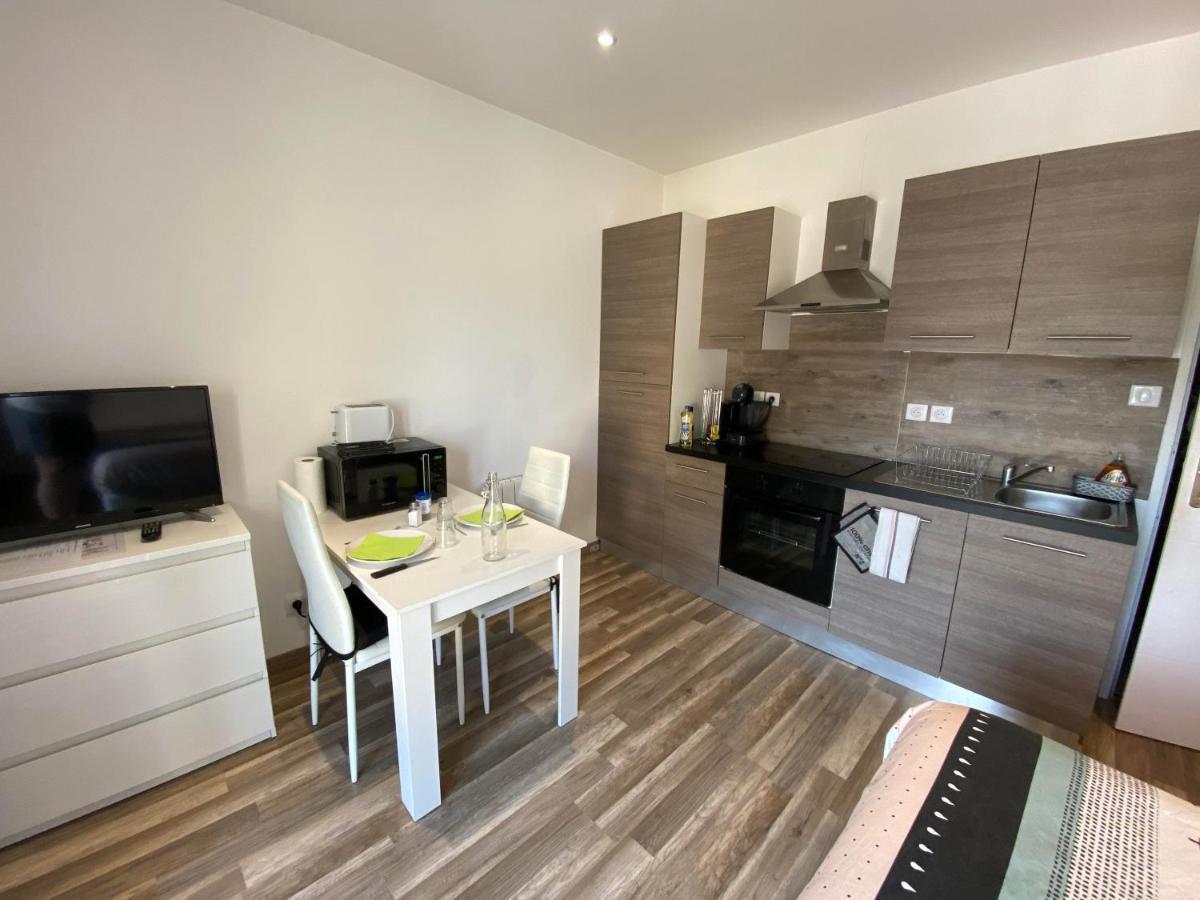 Legend- Parking Prive Gratuit- Terrasse Privee- Wifi - Convert - Alimentec Bourg-en-Bresse Exteriör bild