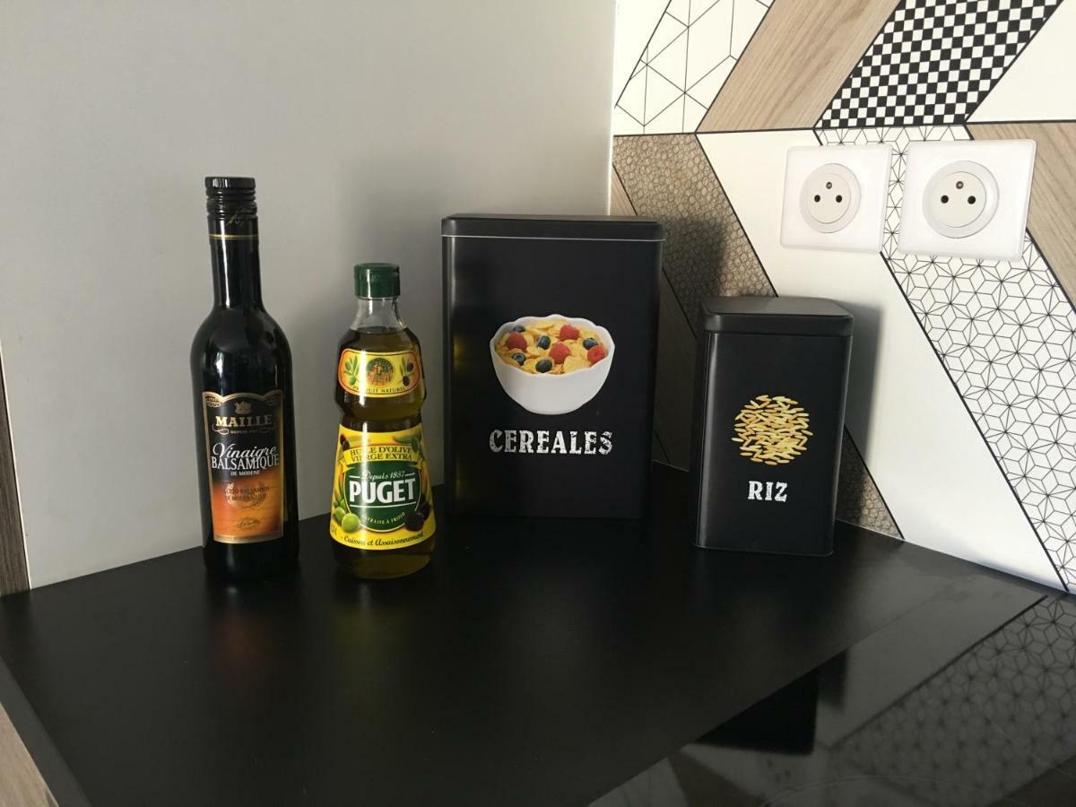 Legend- Parking Prive Gratuit- Terrasse Privee- Wifi - Convert - Alimentec Bourg-en-Bresse Exteriör bild